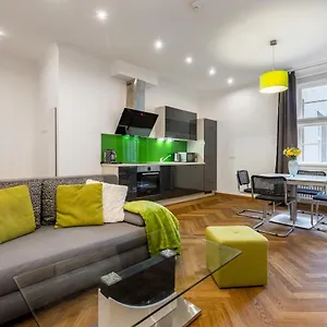 Dlouha Palace - Live In One Of The Streets Apartment Prague