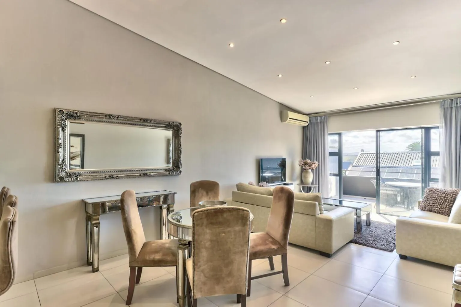 Heritage Square Apartments Durbanville 0*,