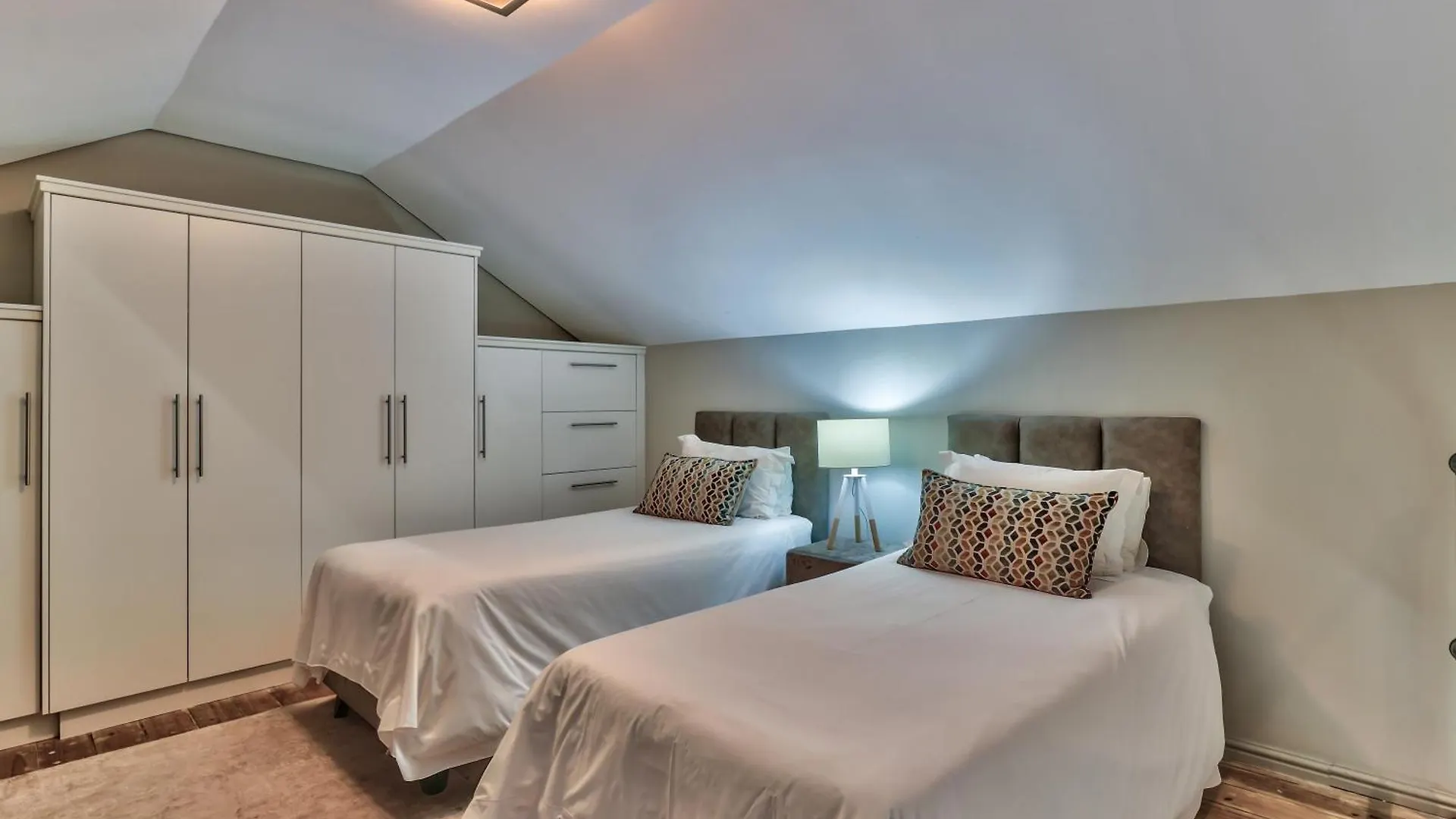 Heritage Square Apartments Durbanville